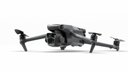 DJI Mavic 3 Pro Fly More Combo (DJI RC)